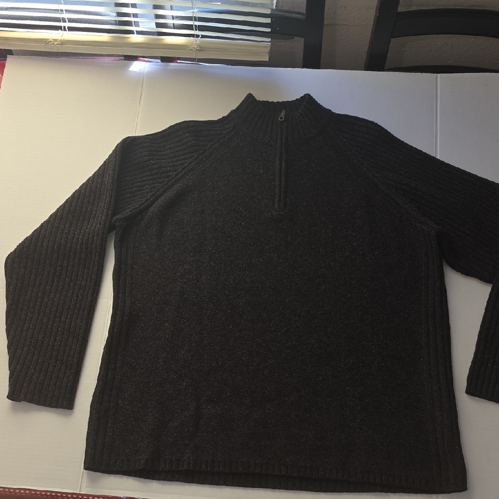 Patagonia Men's Dark Brown Zip-Up Sweater‎